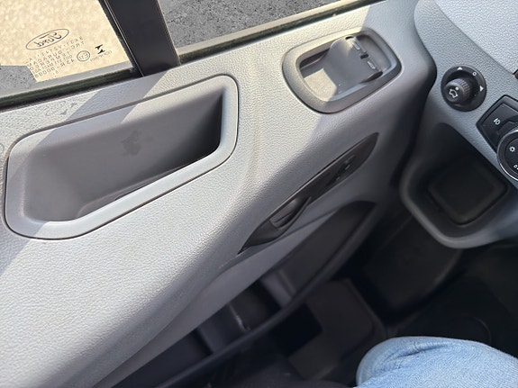 Ford Transit 18 of 30