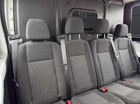 Ford Transit 12 of 30