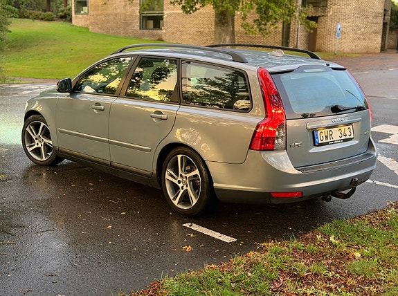 Volvo V50 2 of 5