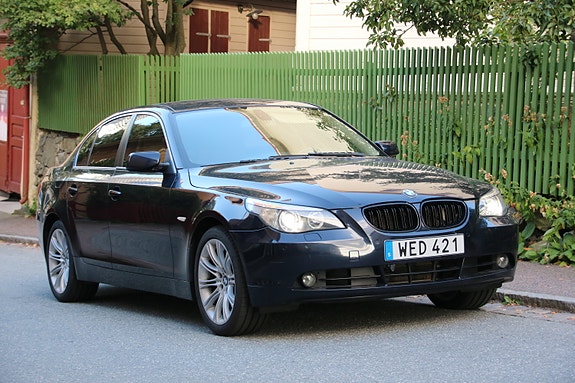 BMW 530i 2 of 10