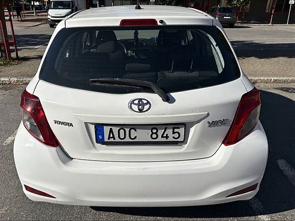 Toyota Yaris 6 of 6