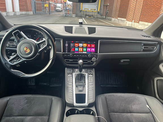 Porsche Macan 5 of 11
