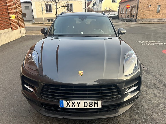 Porsche Macan 6 of 11