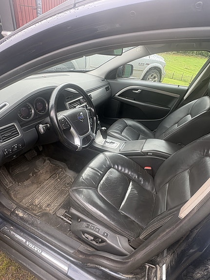 Volvo XC70 3 of 5