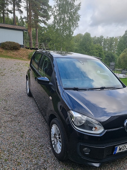 Volkswagen UP! 4 of 9