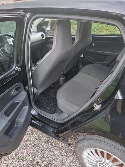 Volkswagen UP! 8 of 9