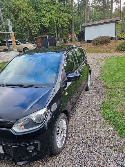 Volkswagen UP! 5 of 9