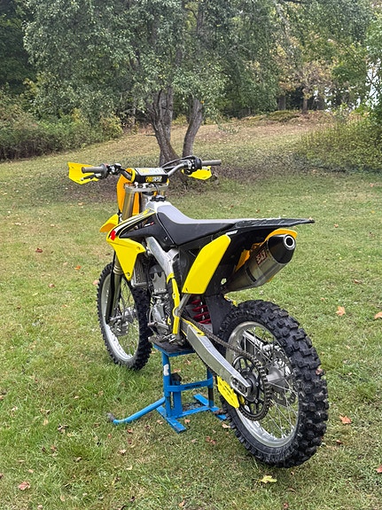 Suzuki RMZ 250 2 of 3