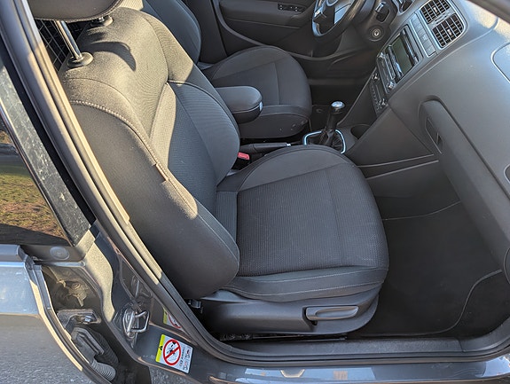 Volkswagen Polo 10 of 18
