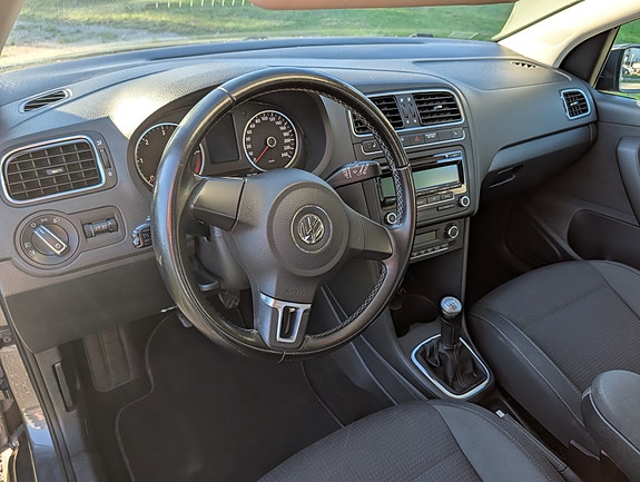 Volkswagen Polo 12 of 18