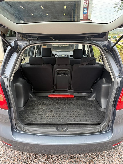 Toyota Corolla Verso 6 of 9