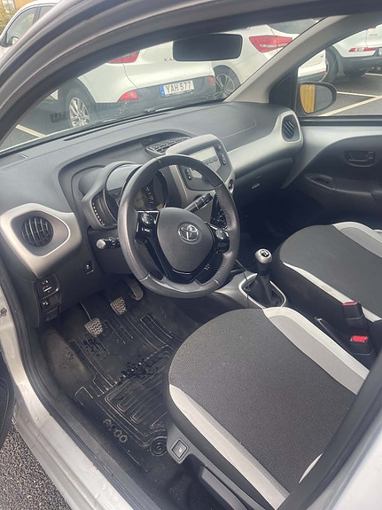Toyota Aygo 4 of 6