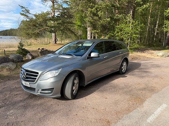 Mercedes-Benz R350 2 of 30