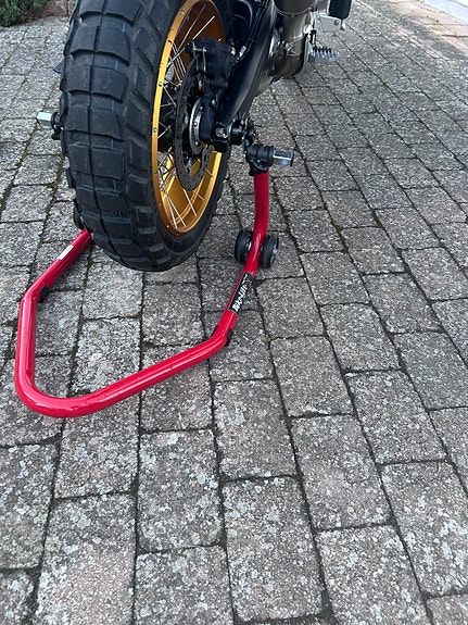 BMW F900GS 6 of 7