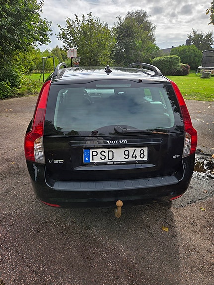 Volvo V50 3 of 6