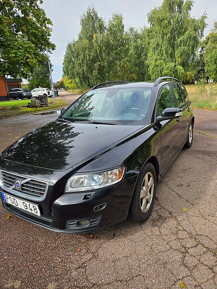 Volvo V50 2 of 6