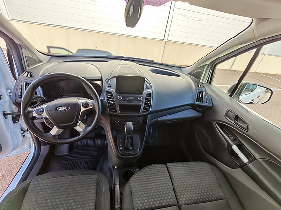 Ford Transit Connect 4 of 7