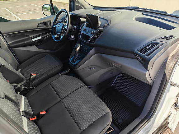 Ford Transit Connect 3 of 7