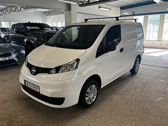 Nissan NV200 2 of 8