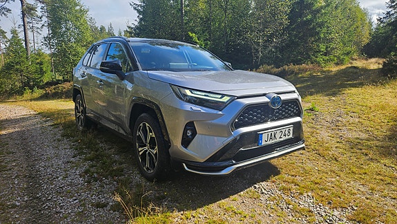 Toyota RAV4 3 of 4