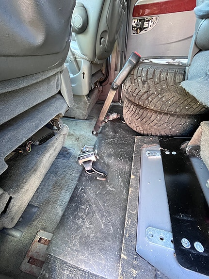 Chrysler Town & Country 8 of 12