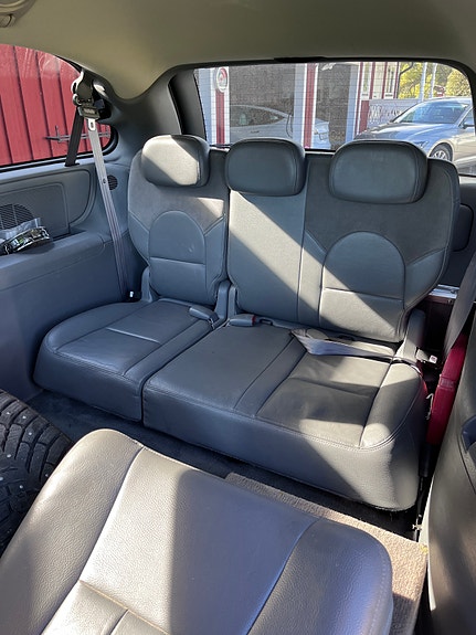 Chrysler Town & Country 7 of 12