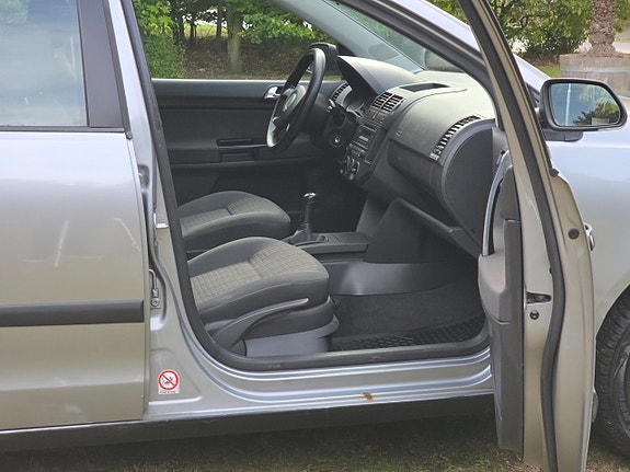 Volkswagen Polo 21 of 22