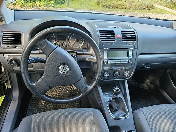 Volkswagen Golf V 7 of 14