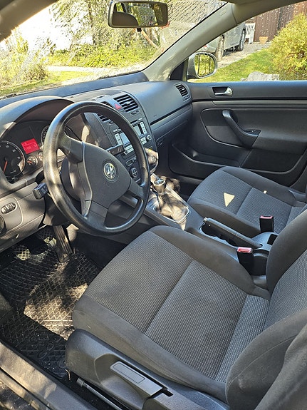 Volkswagen Golf V 9 of 14