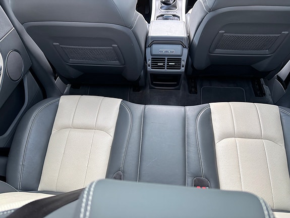 Land Rover Range Rover Evoque 12 of 18