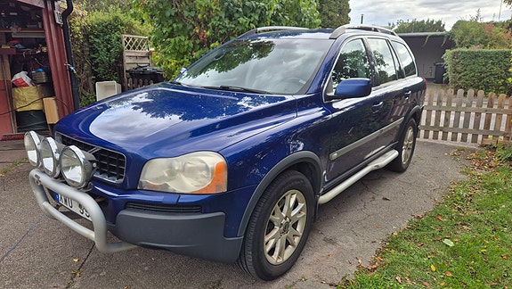 Volvo XC90 2 of 15