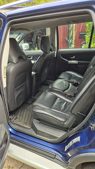 Volvo XC90 7 of 15