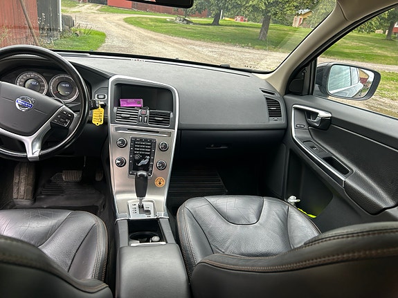 Volvo XC60 8 of 9