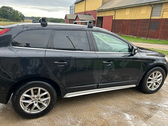 Volvo XC60 3 of 9