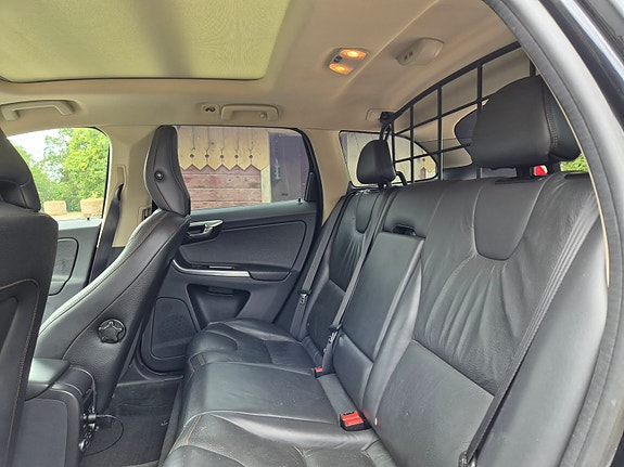 Volvo XC60 9 of 9