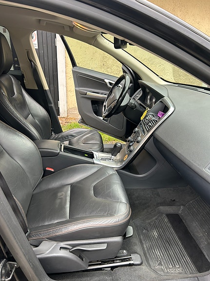 Volvo XC60 6 of 9