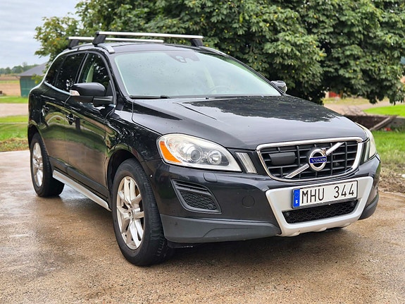 Volvo XC60 2 of 9