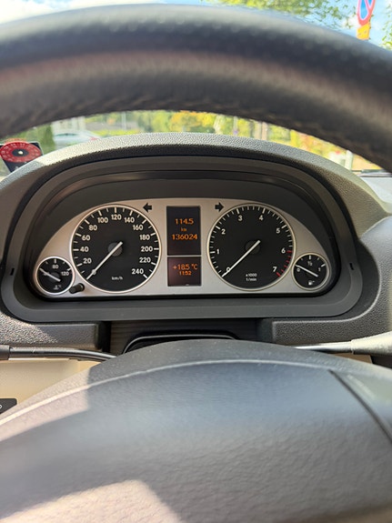 Mercedes-Benz B200 9 of 9