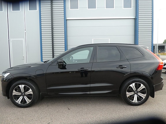 Volvo XC60 2 of 19