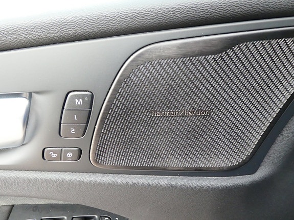 Volvo XC60 5 of 19