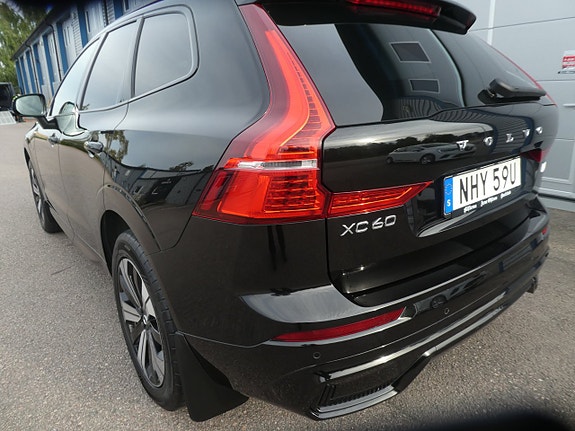 Volvo XC60 3 of 19