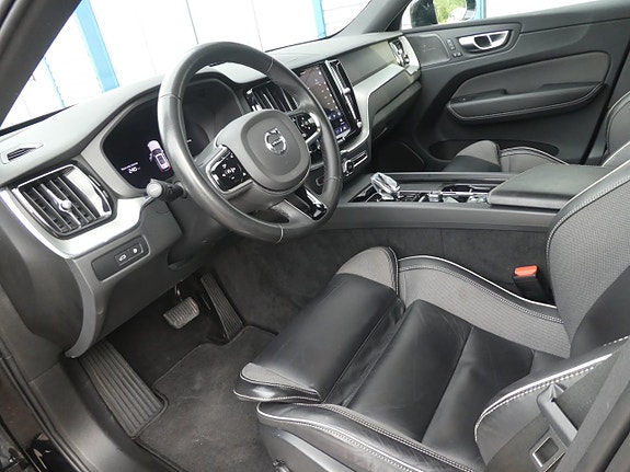 Volvo XC60 4 of 19