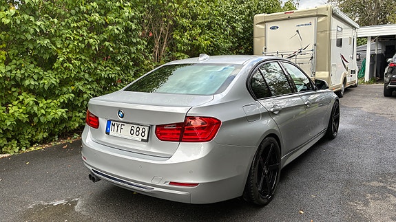 BMW 328i 4 of 8