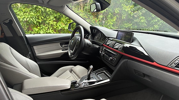 BMW 328i 6 of 8