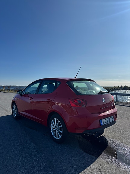 Seat Ibiza 2 of 5