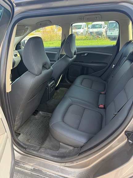 Volvo V70 6 of 7