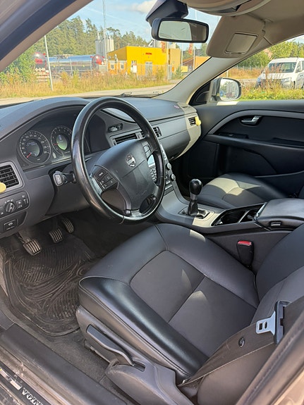Volvo V70 5 of 7