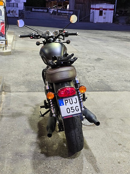 Triumph BONNEVILLE T120 BLACK 2 of 4
