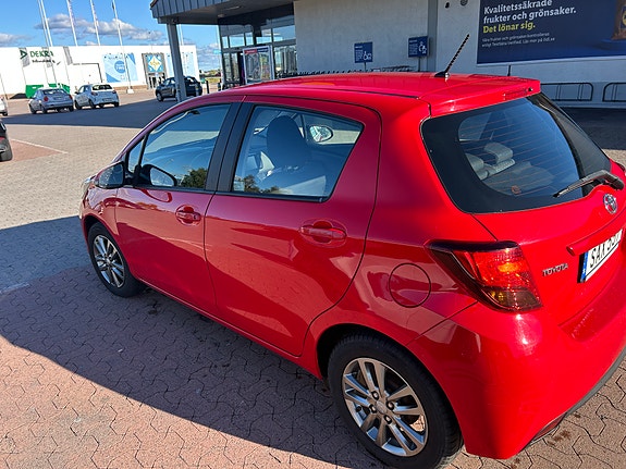 Toyota Yaris 3 of 7