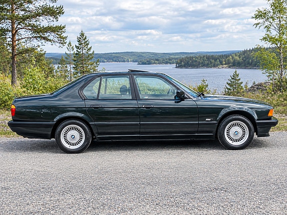 BMW 730i 4 of 13